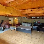 Enjoy Cozy Nest View Hills Garden Forest Sauna Hottub Apartamento