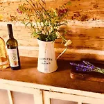 Enjoy Cozy Nest View Hills Garden Forest Sauna Hottub *