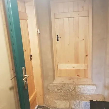 Enjoy Cozy Nest View Hills Garden Forest Sauna Hottub
