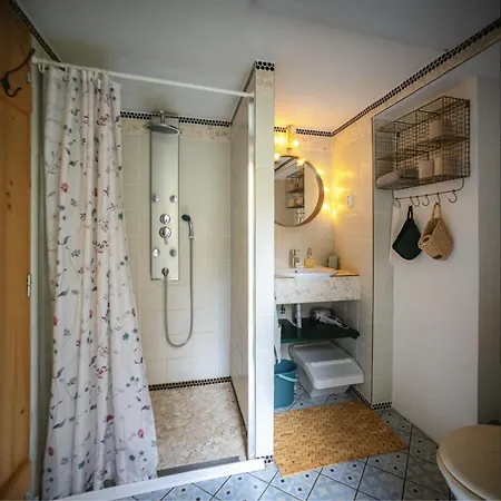 Enjoy Cozy Nest View Hills Garden Forest Sauna Hottub דירה
